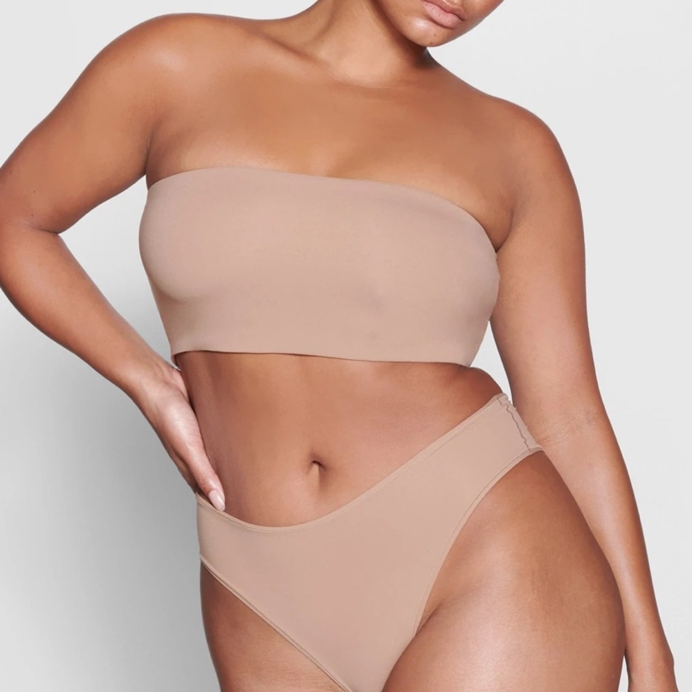 SKIMS - Fits Everyone Bandeau Bra